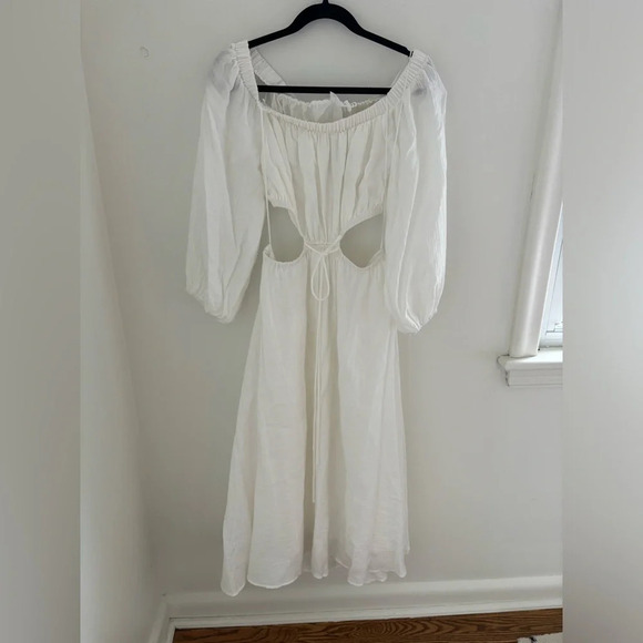 Revolve ASTR White Off the Shoulder Cassian Dress NWT - Picture 5 of 8